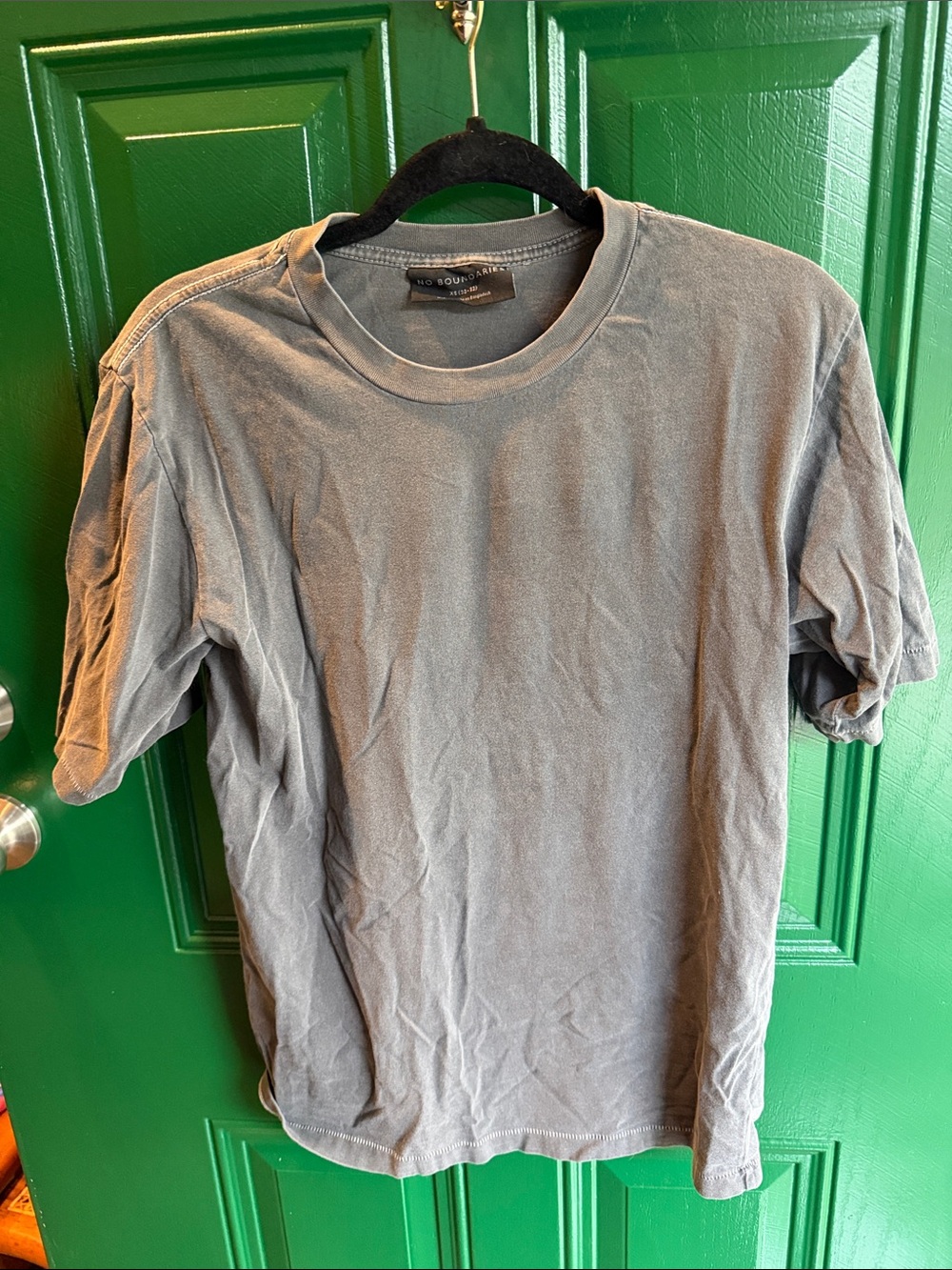 No Boundaries Men's Crewneck T-Shirt in Washed Gray